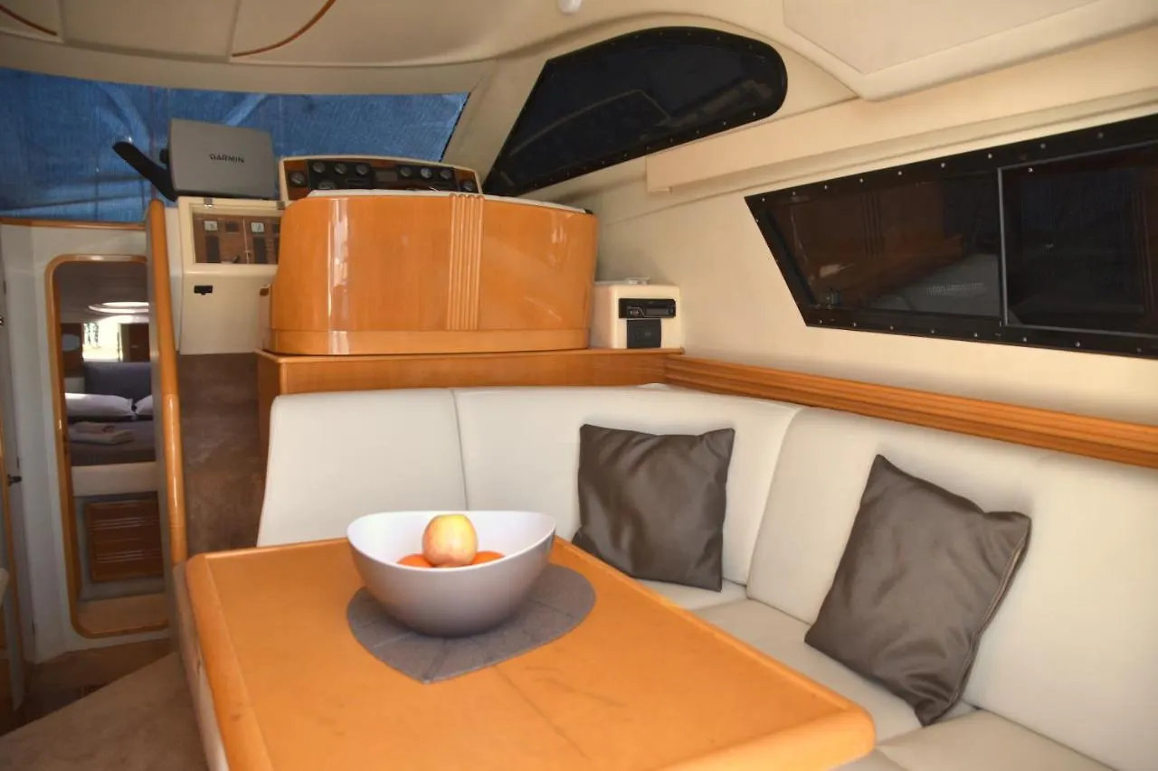 Luxury Yacht Kamikara Hotel San Miguel de Abona Spanje